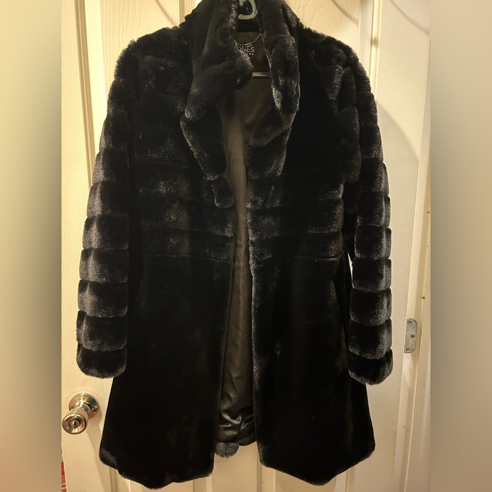 Jones New York faux fur coat in Xs